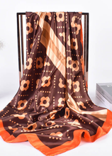 Charger l'image dans la galerie, Foulard LJS