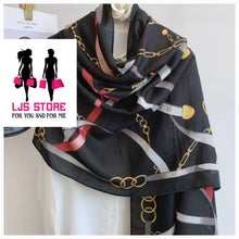 Charger l'image dans la galerie, GRAND FOULARD EN SATIN SOIE