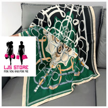 Charger l'image dans la galerie, GRAND FOULARD EN SATIN SOIE