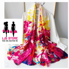 Charger l'image dans la galerie, GRAND FOULARD EN SATIN SOIE