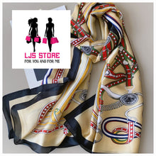 Charger l'image dans la galerie, GRAND FOULARD EN SATIN SOIE