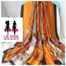 Charger l'image dans la galerie, GRAND FOULARD EN SATIN SOIE