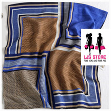 Charger l'image dans la galerie, GRAND FOULARD EN SATIN SOIE