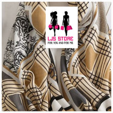 Charger l'image dans la galerie, GRAND FOULARD EN SATIN SOIE