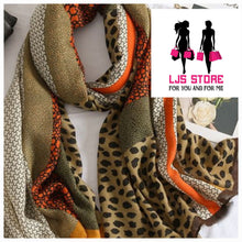 Charger l'image dans la galerie, GRAND FOULARD EN SATIN SOIE