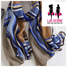 Charger l'image dans la galerie, GRAND FOULARD EN SATIN SOIE