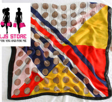 Charger l'image dans la galerie, GRAND FOULARD EN SATIN SOIE