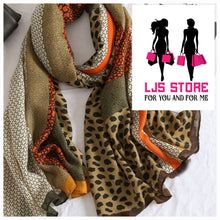 Charger l'image dans la galerie, GRAND FOULARD EN SATIN SOIE