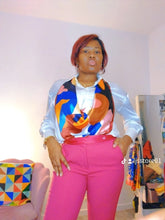 Charger l'image dans la galerie, Nos foulards LJS se déclinent sous différents styles, ils sauront mettre en lumière votre style.
Matière : Nous utilisons du véritable satin pour nos foulards.
Dimensions : L 110 x L 110cm
Livraison rapide : Nous proposons une livraison rapide partout