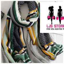 Charger l'image dans la galerie, GRAND FOULARD EN SATIN SOIE