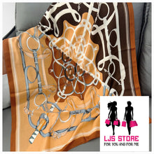 Charger l'image dans la galerie, GRAND FOULARD EN SATIN SOIE