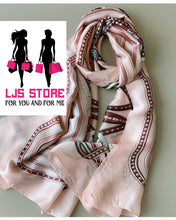 Charger l'image dans la galerie, GRAND FOULARD EN SATIN SOIE