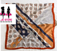 Charger l'image dans la galerie, GRAND FOULARD EN SATIN SOIE