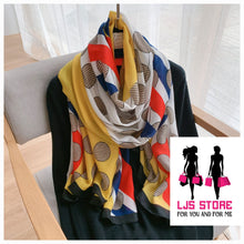 Charger l'image dans la galerie, GRAND FOULARD EN SATIN SOIE
