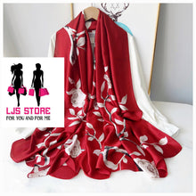 Charger l'image dans la galerie, GRAND FOULARD EN SATIN SOIE