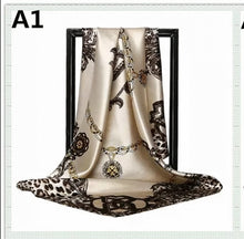 Charger l'image dans la galerie, Foulard LJS